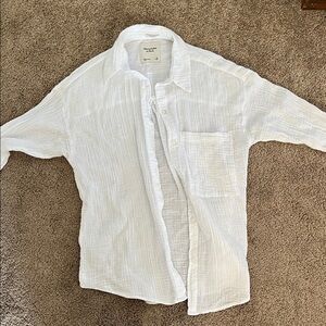 Abercrombie & Fitch Women’s Oversized White Lightweight Button-Down Shirt